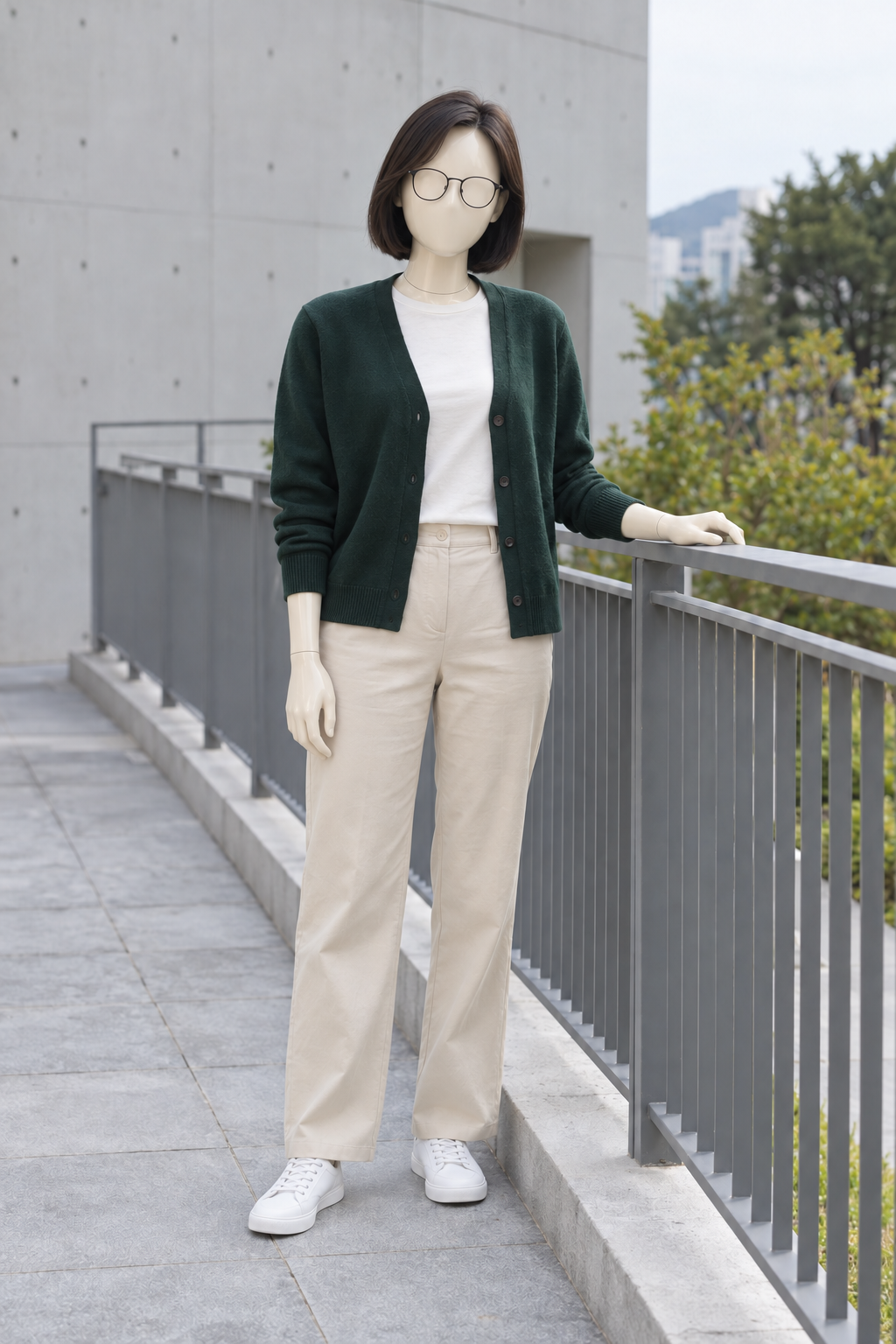 내 사진을 아이보리 마네킹으로 — 짙은 머리의 AI 변환 결과